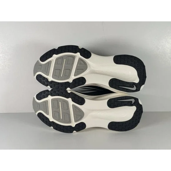 Nike Vomero 18 Running Shoes Men's Size 9.5 Black/Summit White HM6803-007 - Picture 4 of 5